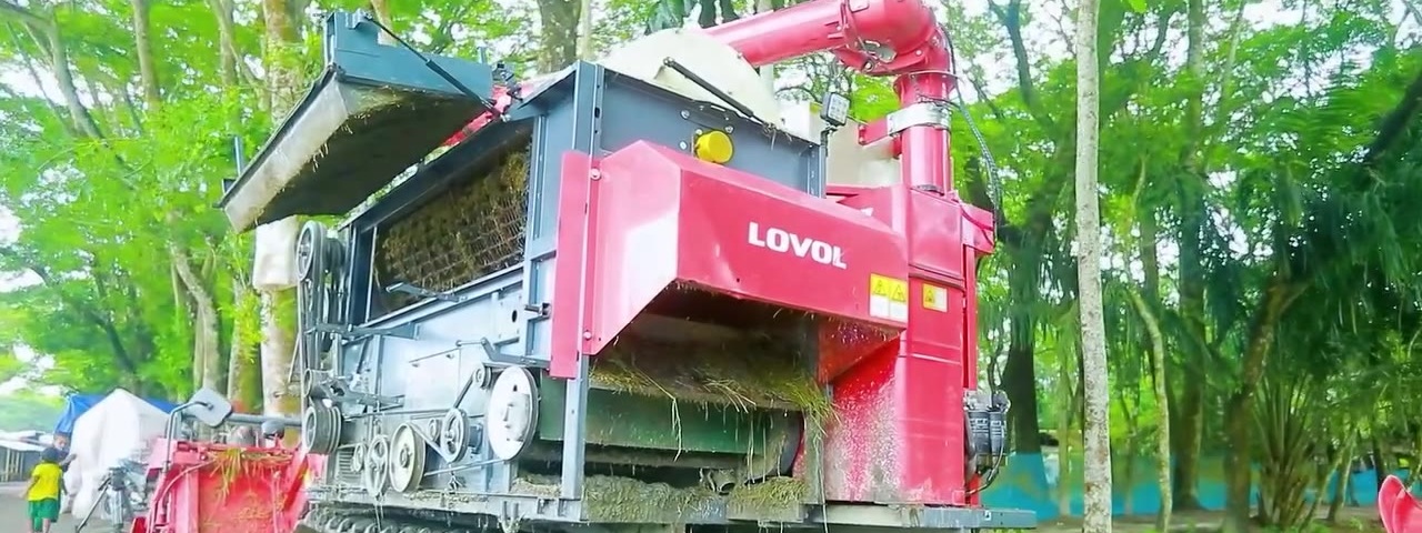 LOVOL combine harvester — regular maintenance helps keep machinery ready for demanding harvesting operations.